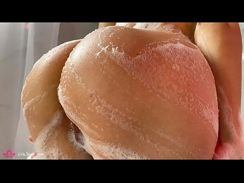 ❤️ Brunette Akuseweretsa maliseche ndi Vibrator mpaka Intense Orgasm mu Shower Kanema wakugonana pa ife ﹏